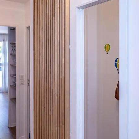 Disneyland Appartements familial avec piscine intérieur et navette gratuite Serris Esterno foto