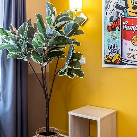 Disneyland Appartements familial avec piscine intérieur et navette gratuite Serris Esterno foto