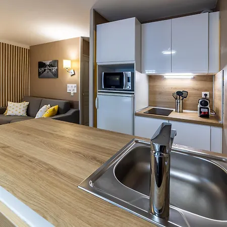 Disneyland Appartements familial avec piscine intérieur et navette gratuite Serris Esterno foto