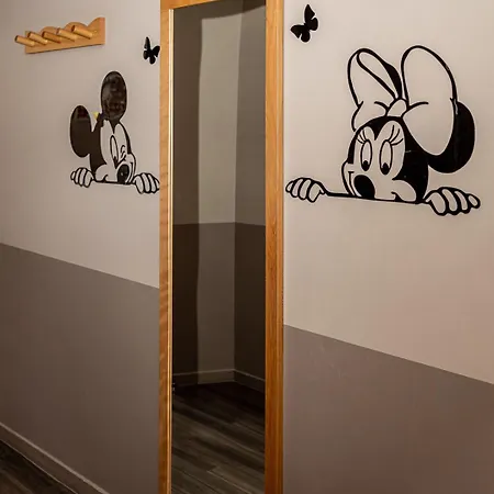 Disneyland Appartements familial avec piscine intérieur et navette gratuite Serris Esterno foto