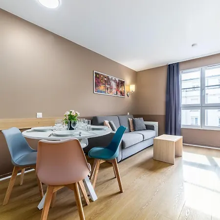 Disneyland Appartements familial avec piscine intérieur et navette gratuite Serris Esterno foto