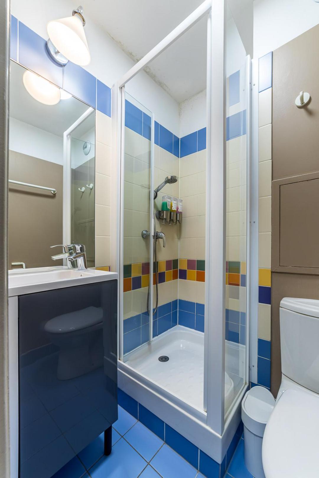 Disneyland Family Apartments: Heated Indoor Pool & Free Parking Serris