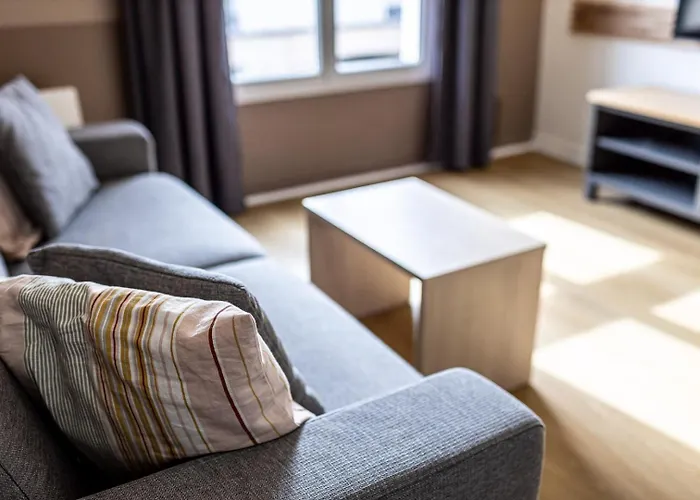 Disneyland Appartements Familial Avec Piscine Interieur Chauffe, Parking Gratuit A 5 Minutes Des Parcs