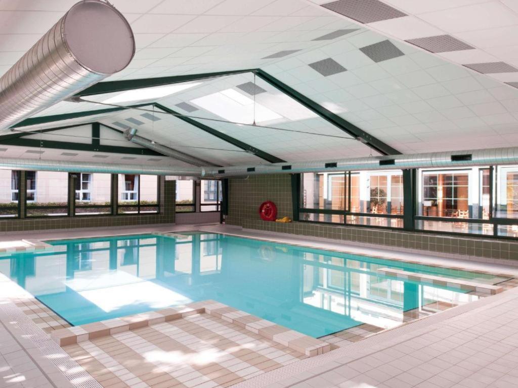Apartment Disneyland Family Apartments: Heated Indoor Pool & Free Parking *