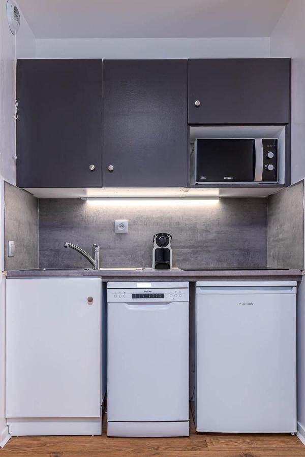 Disneyland Family Apartments: Heated Indoor Pool & Free Parking Apartment *
