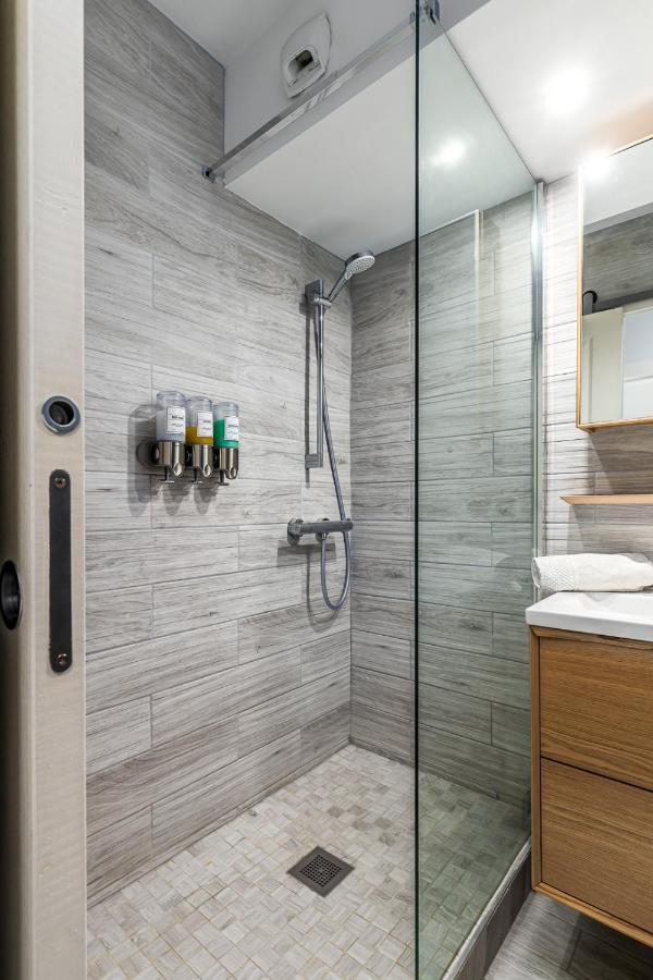 Apartment Disneyland Family Apartments: Heated Indoor Pool & Free Parking *
