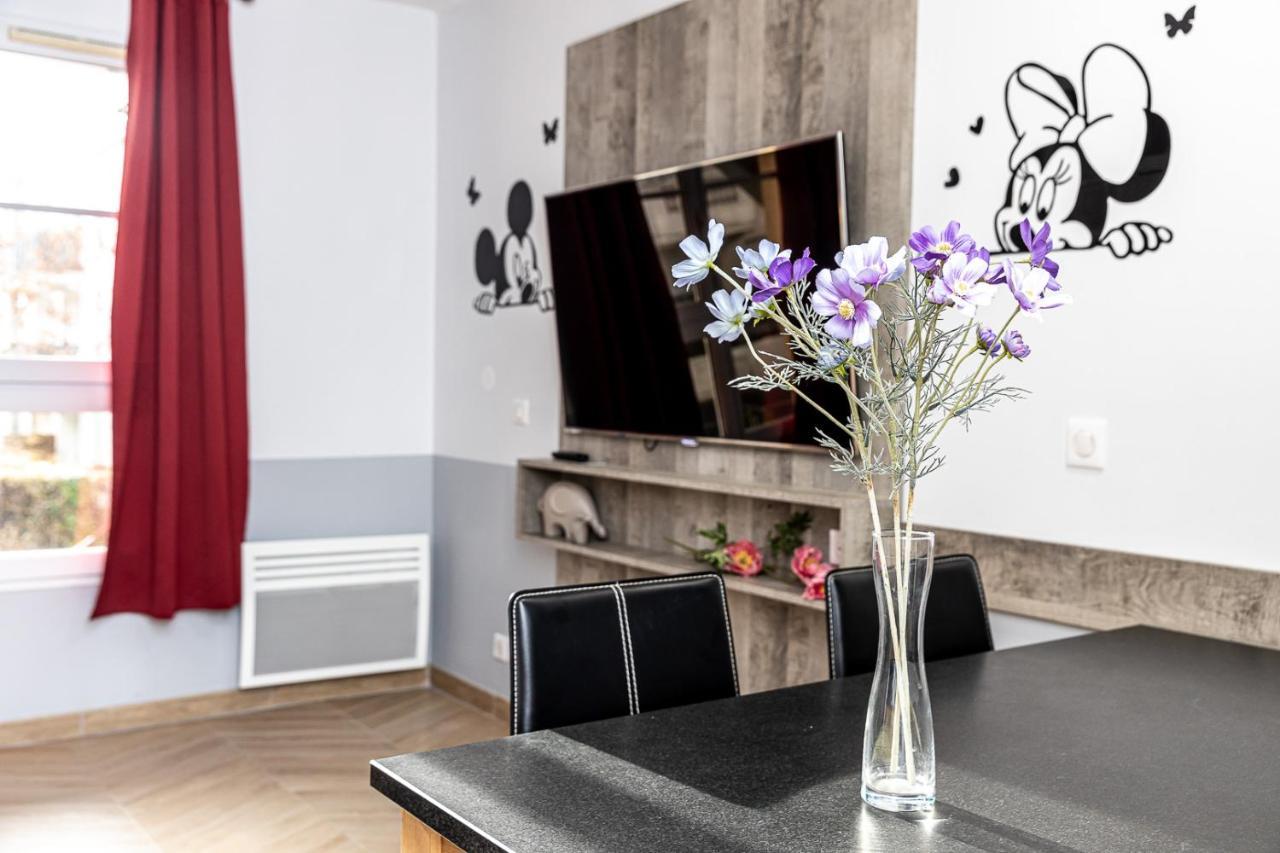 Disneyland Family Apartments: Heated Indoor Pool & Free Parking * Serris