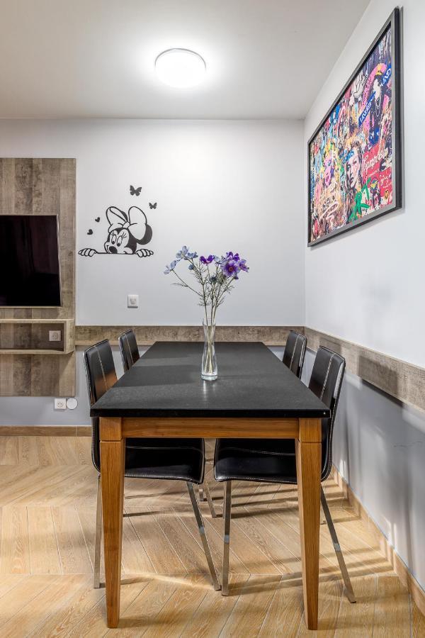 Disneyland Family Apartments: Heated Indoor Pool & Free Parking Apartment Serris