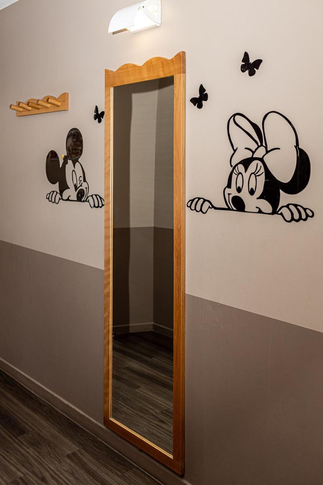Disneyland Family Apartments: Heated Indoor Pool & Free Parking Serris