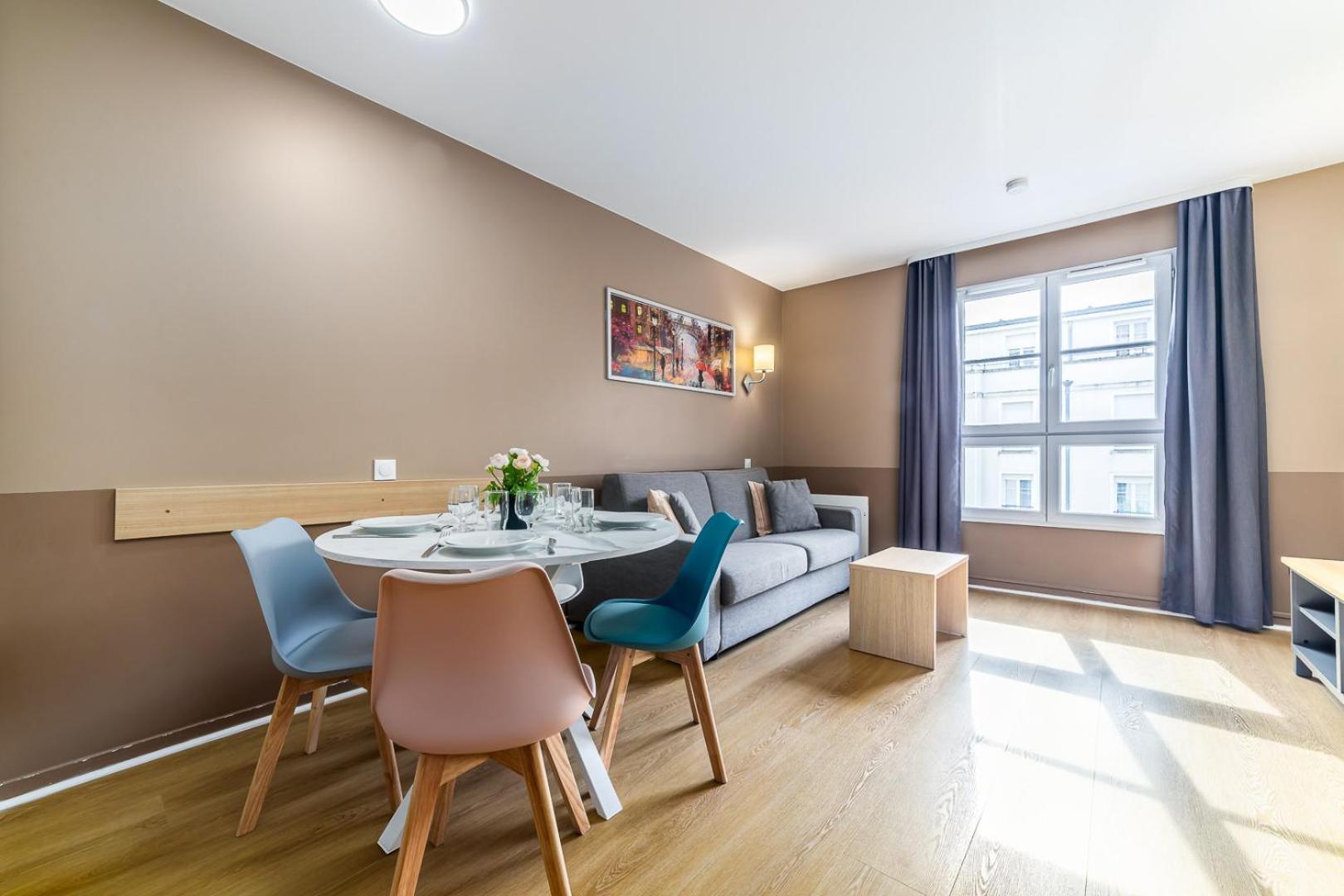 Apartment Disneyland Family Apartments: Heated Indoor Pool & Free Parking